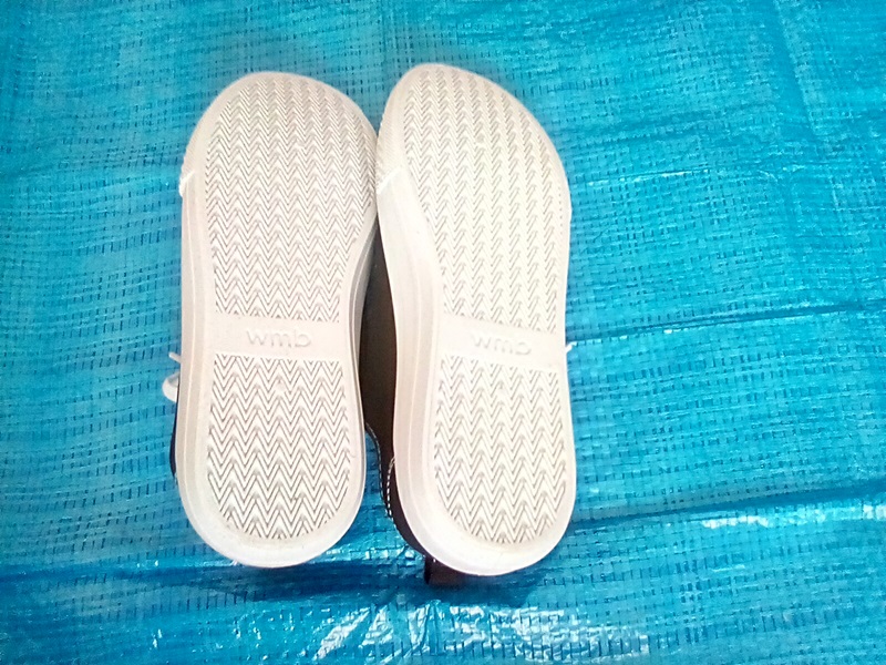 ワークマンのキャンバススニーカー裏側